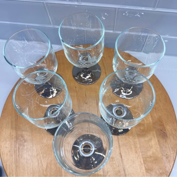 Vintage MCM Etched Grape and Leaf Reverse Silver Faded Stem Cordial Glasses - Picture 4 of 8